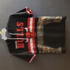 Bulls Short Sleeve Hoodie